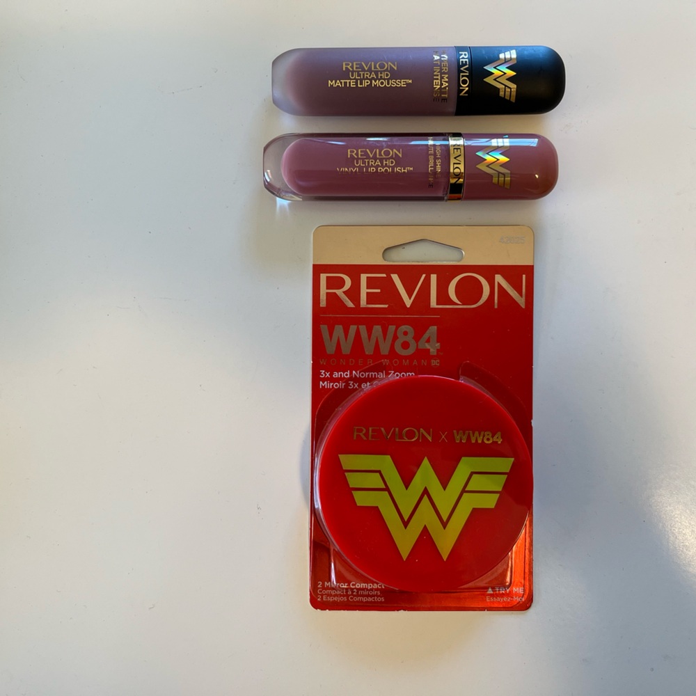 New Revlon Wonder Woman Limited Ed Packing Vinyal Lip Polish Mirror Death Valley